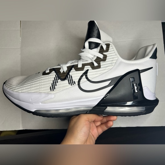 Nike LeBron Witness 6 TB basketball shoe  main image 8